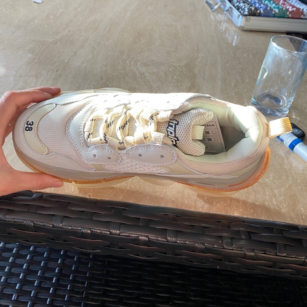 Shoes - Picture 3 of 6